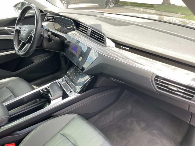Used 2022 Audi e-tron Premium AWD/4WD image 35