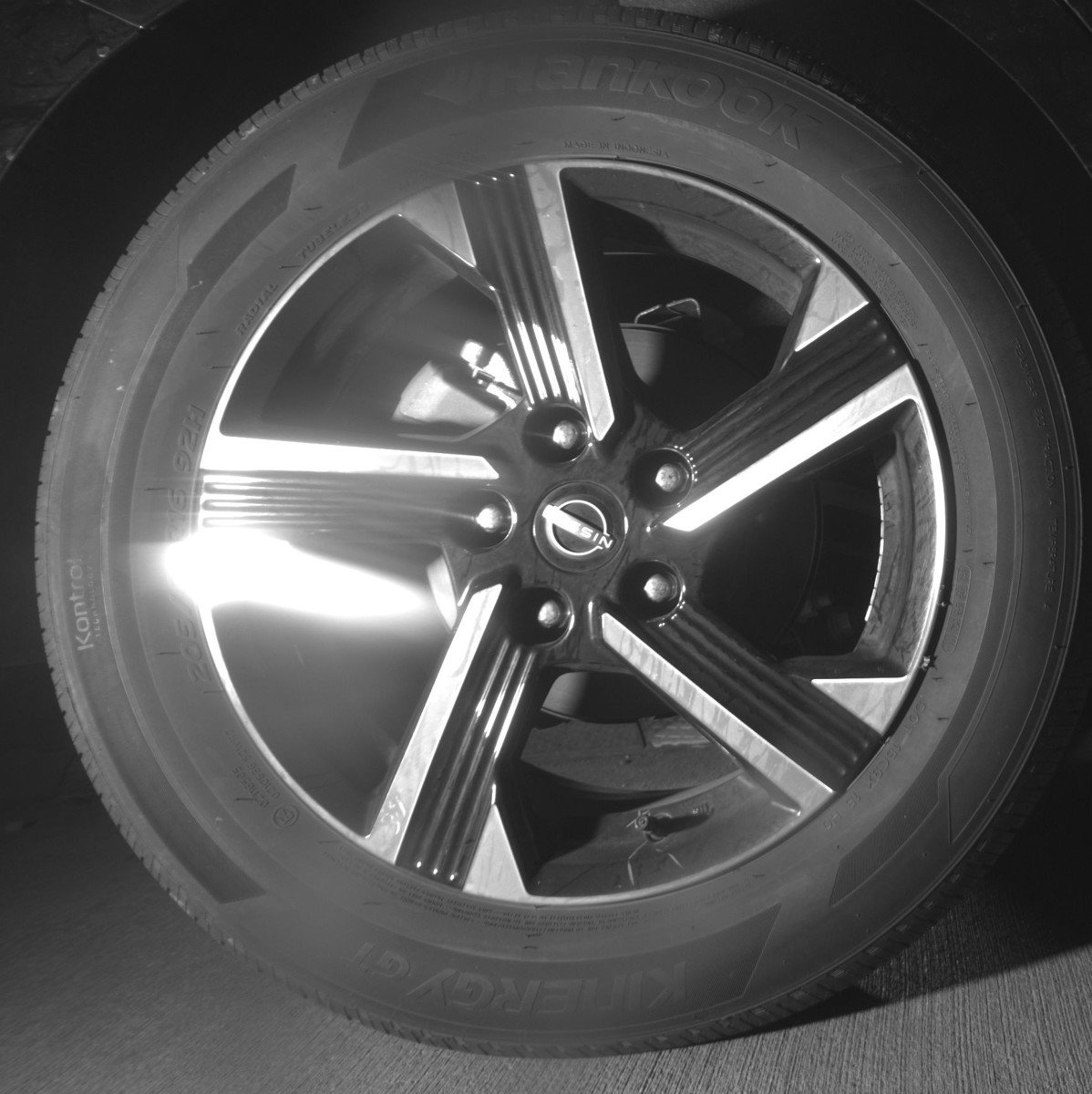 Used 2025 Nissan Sentra SV FWD image 15