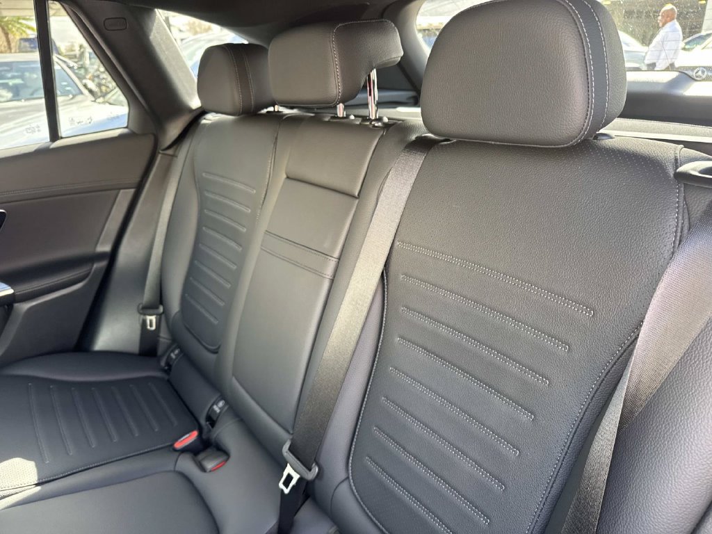 Used 2026 Mercedes-Benz GLC 300 4MATIC image 6