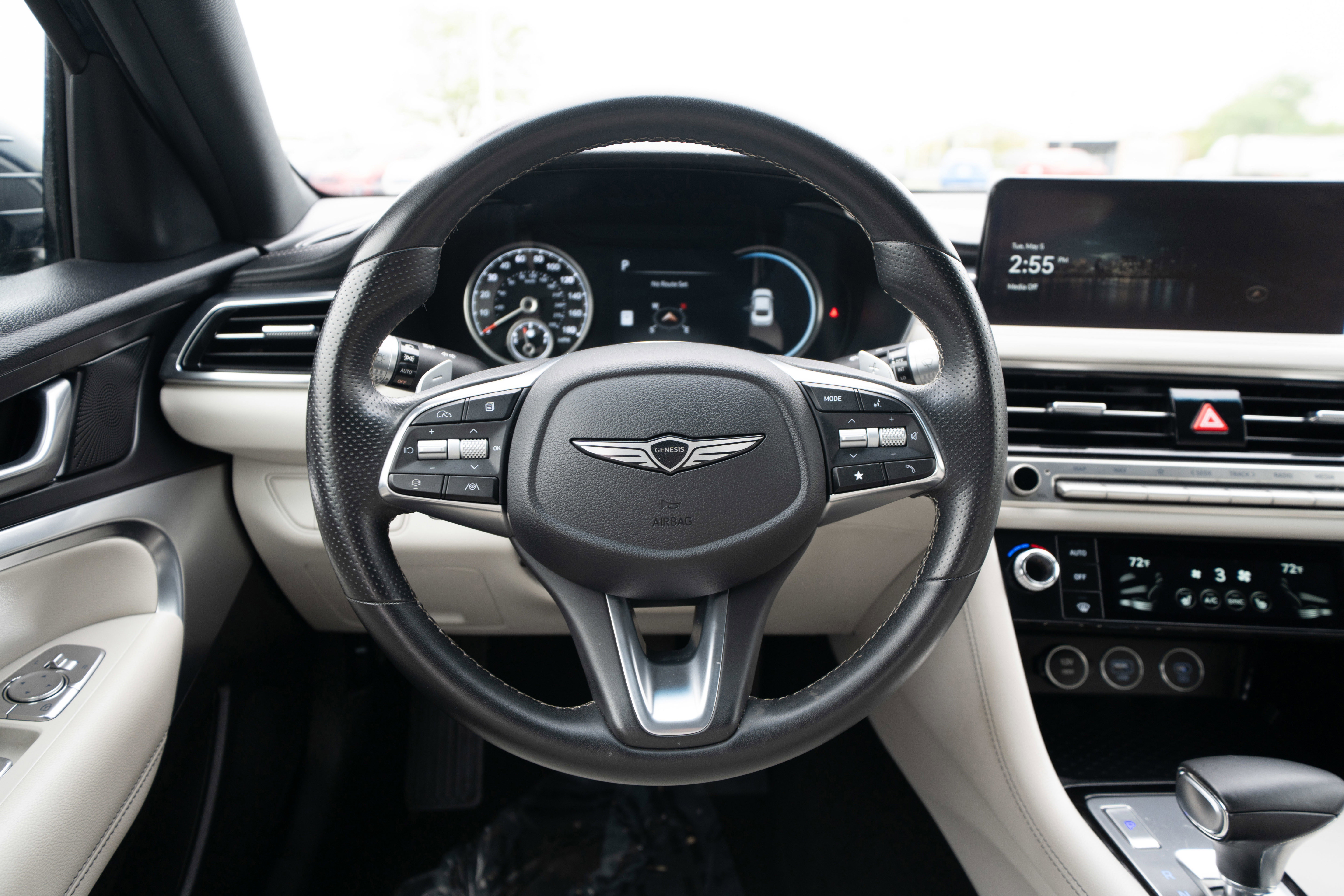 Used 2025 Genesis G70 2.5T RWD image 21