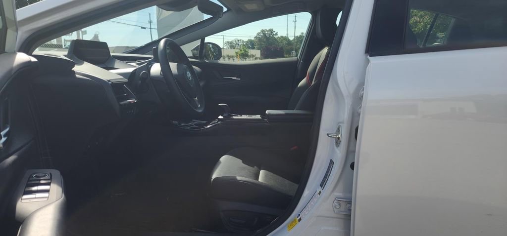 Used 2023 Toyota Prius Prime FWD image 9