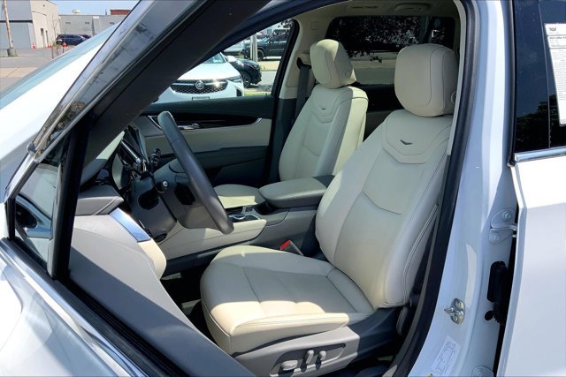Used 2024 Cadillac XT6 Premium Luxury w/ Technology Package AWD/4WD image 25