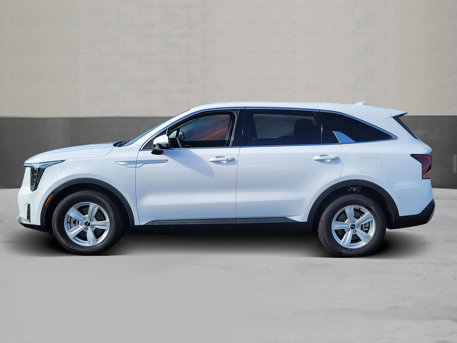 Used 2024 Kia Sorento LX image 4