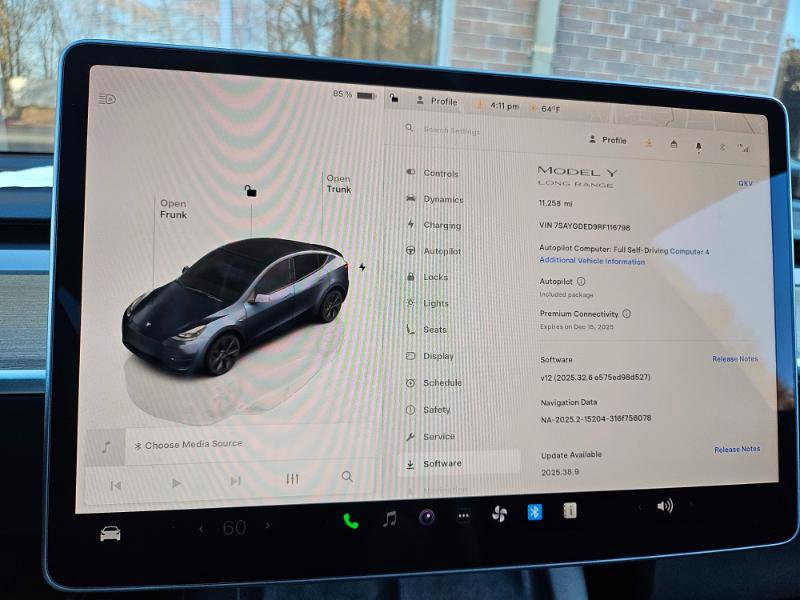 Used 2024 Tesla Model Y Long Range image 3