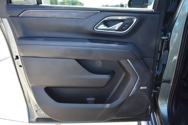 Used 2023 Chevrolet Suburban LT AWD/4WD image 35