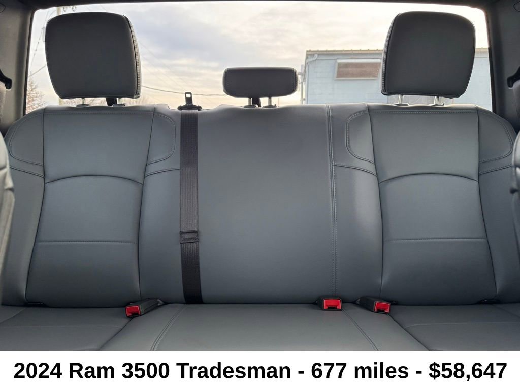 Used 2024 RAM 3500 Tradesman w/ Chrome Appearance Group image 23