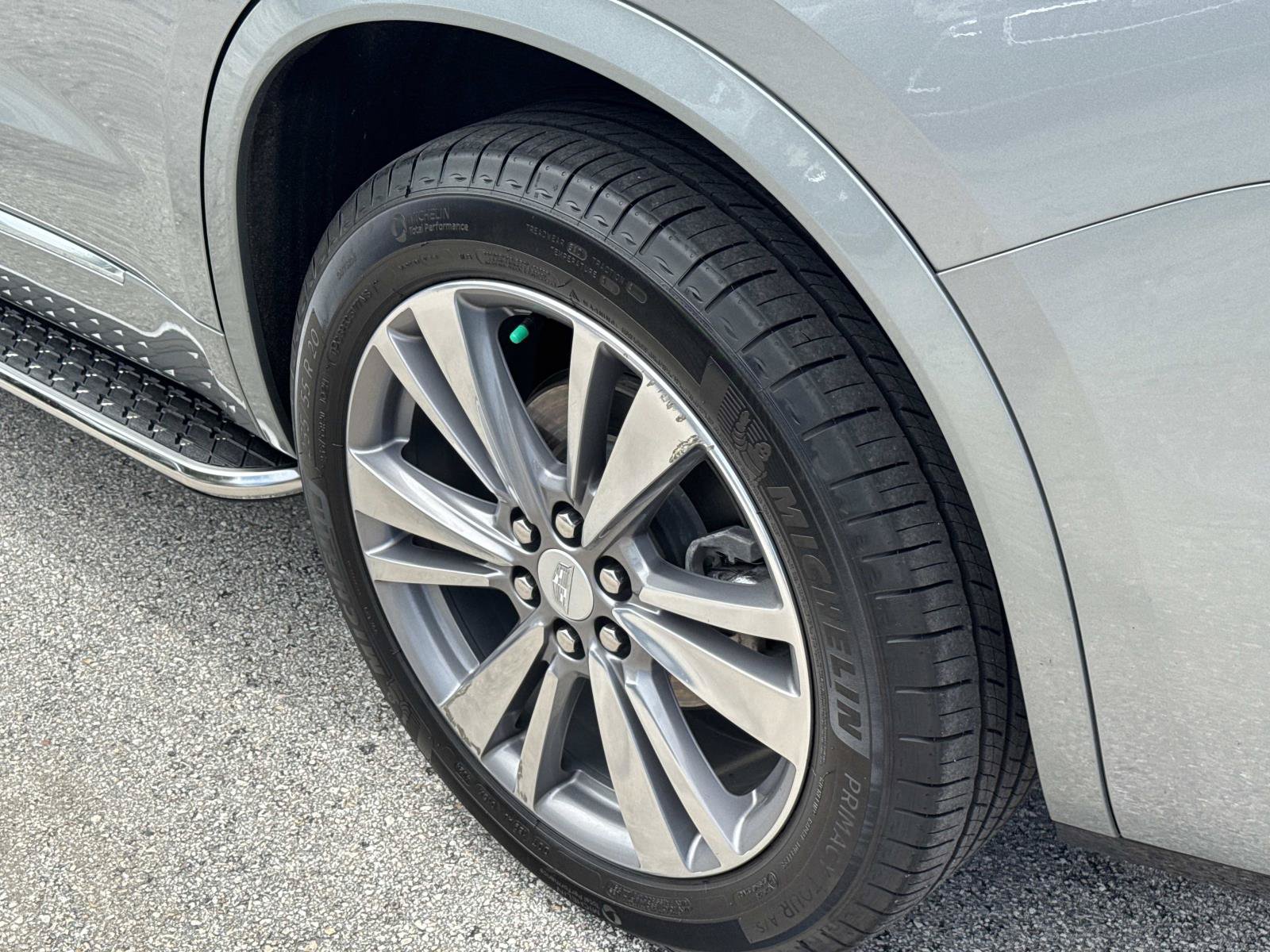 Used 2025 Cadillac XT6 Premium Luxury FWD image 12