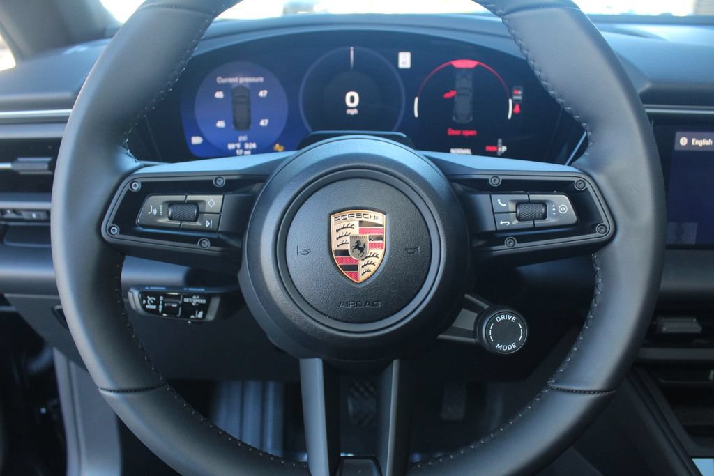 New 2026 Porsche Macan 4 Electric AWD/4WD image 18