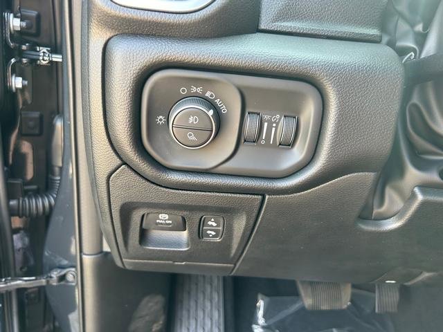 New 2026 RAM 1500 4x4 Crew Cab image 24
