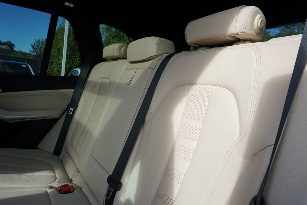 Used 2022 BMW X5 sDrive40i w/ Premium Package image 14