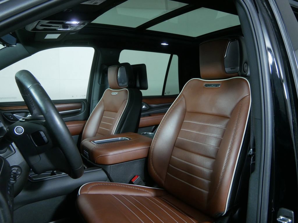 Used 2024 GMC Yukon Denali Ultimate AWD/4WD image 10
