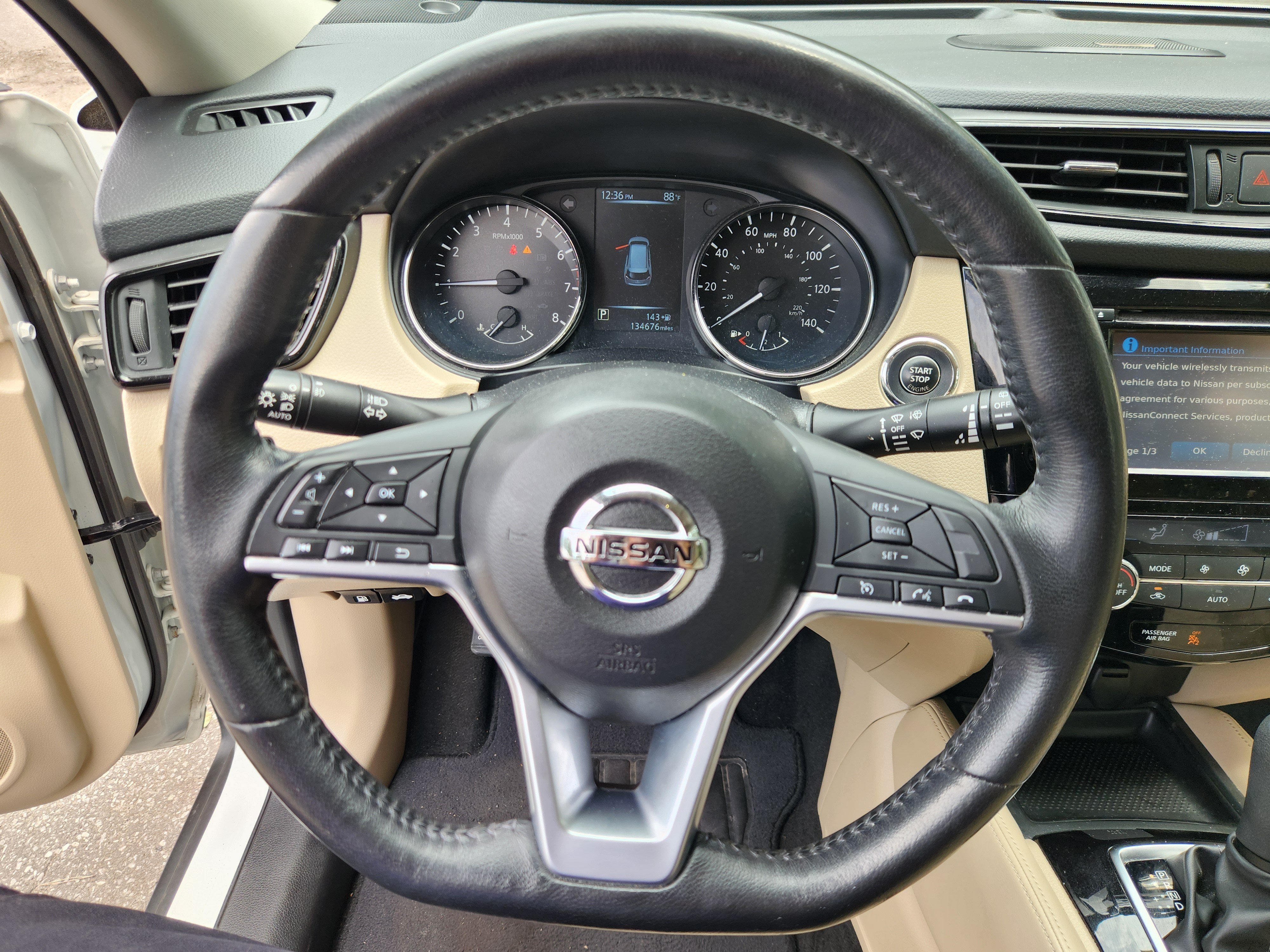 Used 2017 Nissan Rogue SL AWD/4WD image 9
