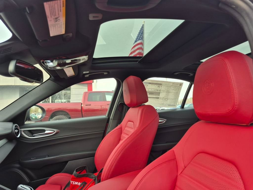 New 2025 Alfa Romeo Giulia w/ Driving Assist Package image 13