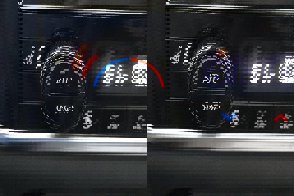 Used 2023 Nissan Rogue Platinum w/ Platinum Premium Package image 26