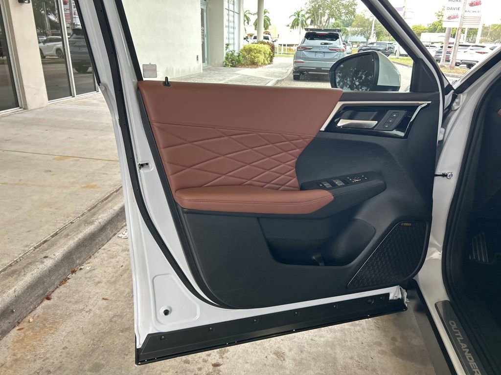 New 2026 Mitsubishi Outlander SEL image 38
