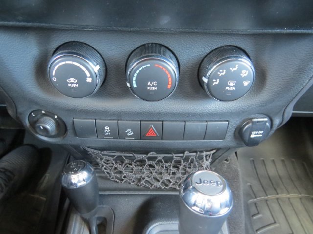 Used 2014 Jeep Wrangler Unlimited Sport AWD/4WD image 22