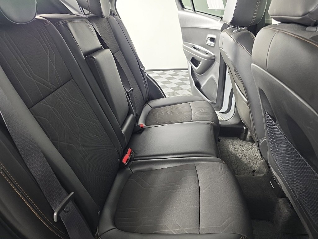 Used 2019 Chevrolet Trax LT w/ LT Convenience Package image 30