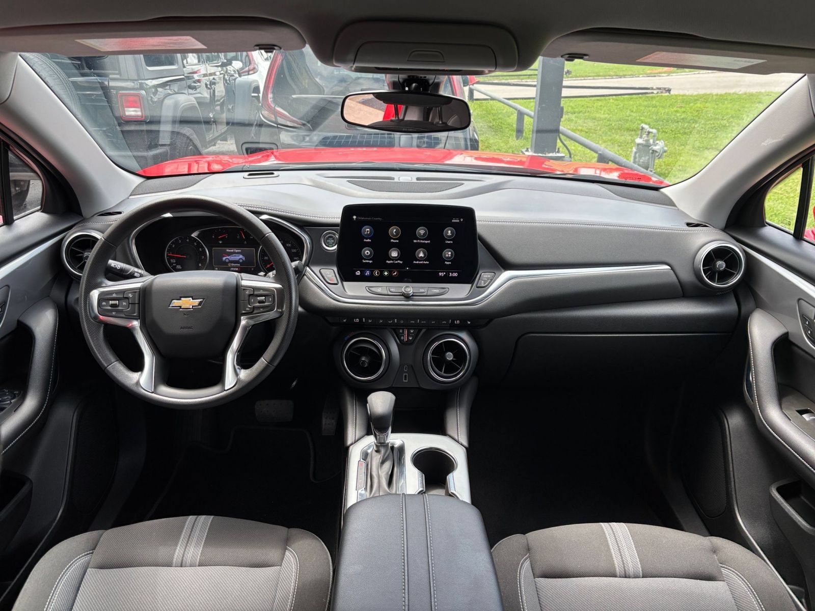 Used 2025 Chevrolet Blazer LT FWD image 34
