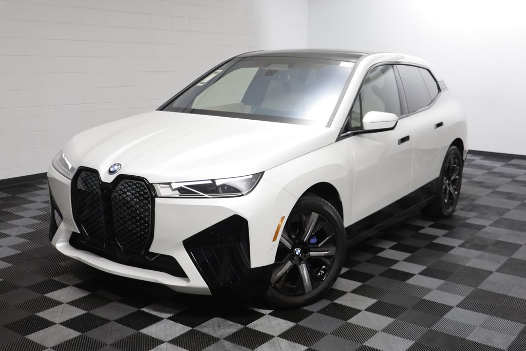Used 2024 BMW iX xDrive50 w/ Premium Package AWD/4WD image 2