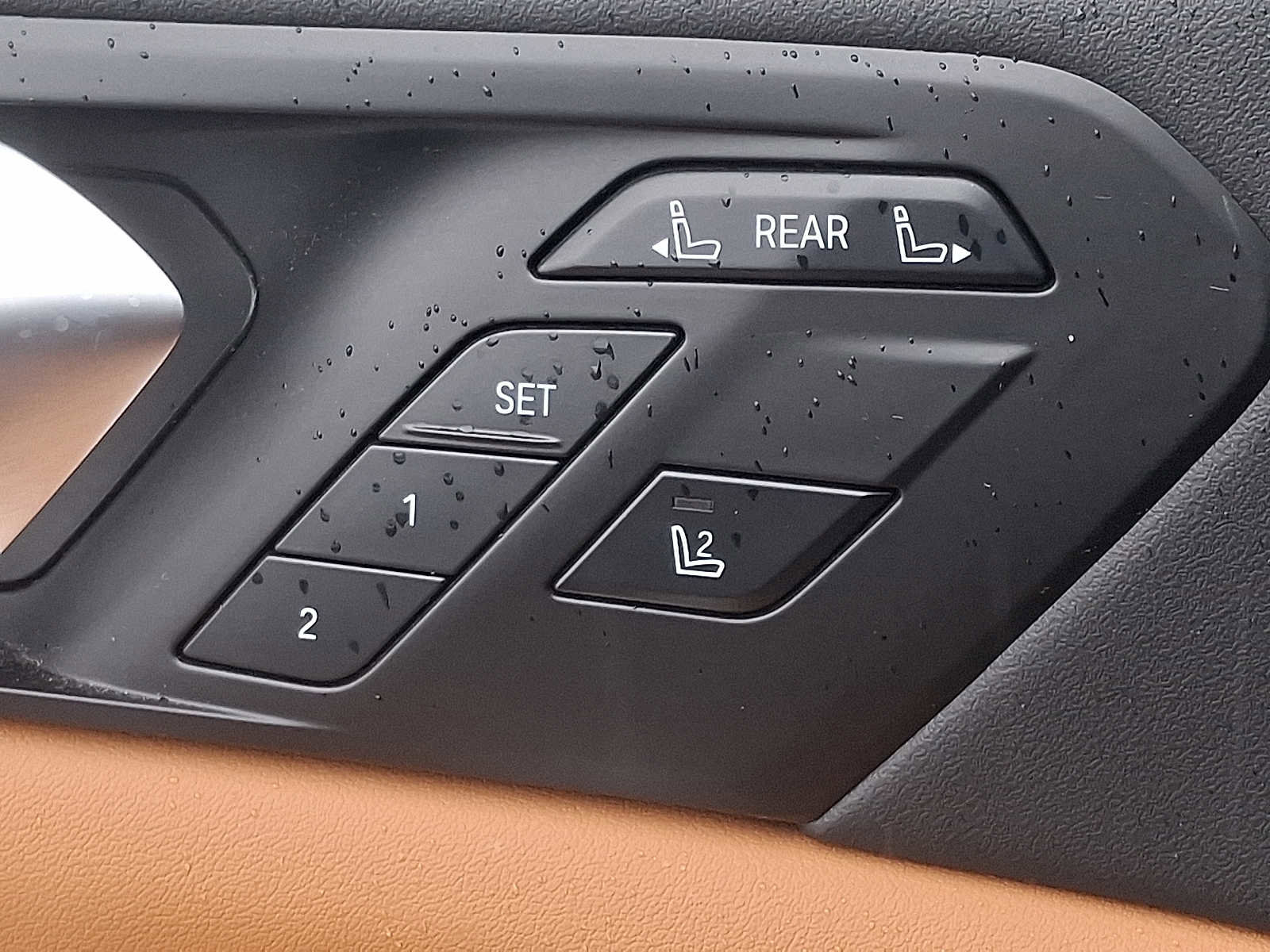 Used 2023 BMW X7 xDrive40i w/ M Sport Package image 28