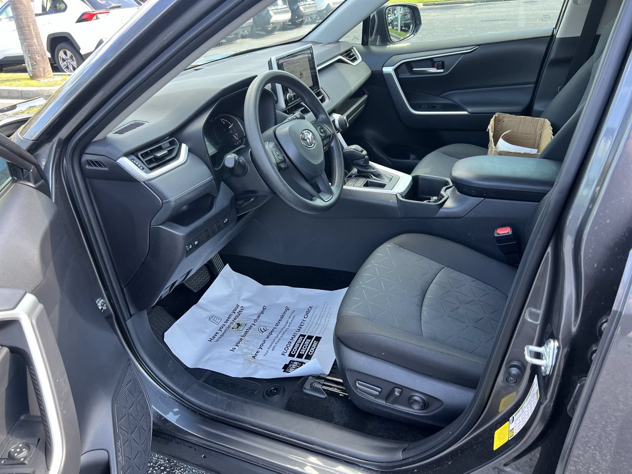 Used 2025 Toyota RAV4 XLE w/ Convenience Package FWD image 16