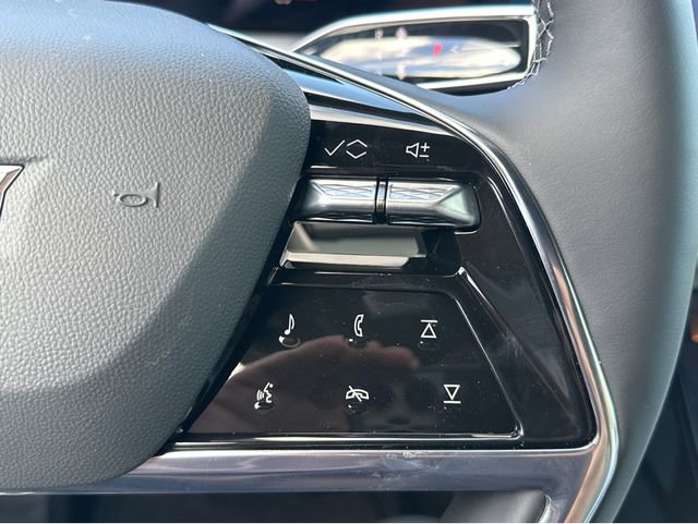New 2026 Cadillac Vistiq Luxury AWD/4WD image 30