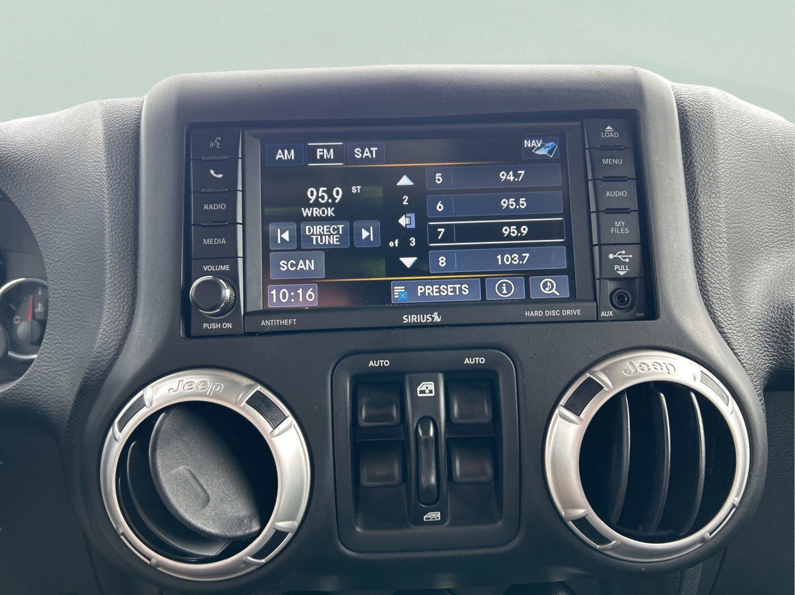 Certified 2016 Jeep Wrangler Unlimited Rubicon w/ Dual Top Group image 17