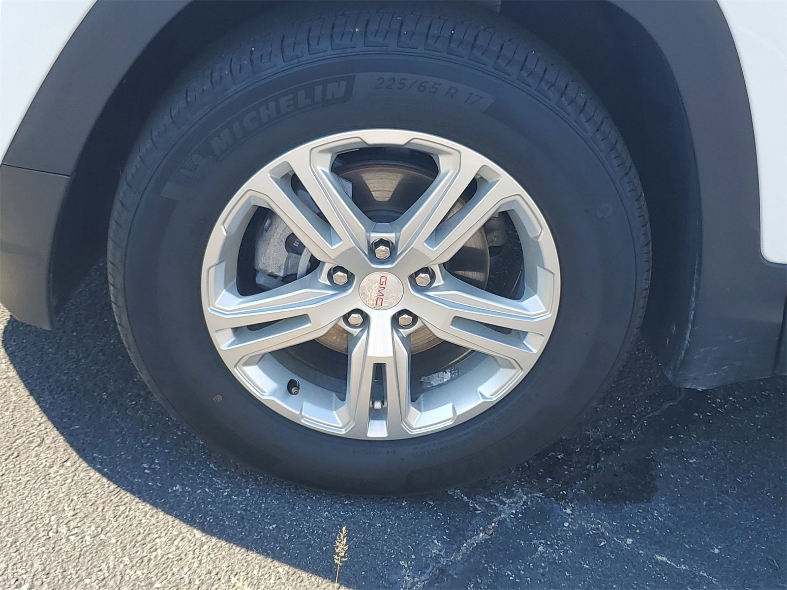 Used 2024 GMC Terrain SLE image 30