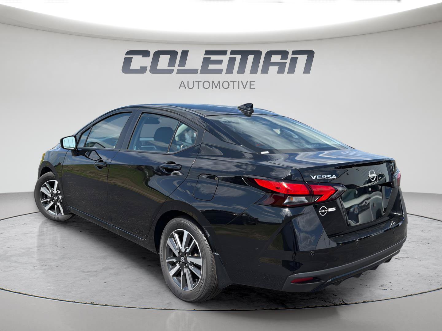New 2025 Nissan Versa SV w/ Trunk Package FWD image 3
