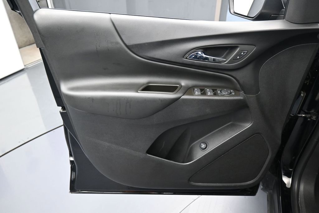 Used 2023 Chevrolet Equinox LT FWD image 13