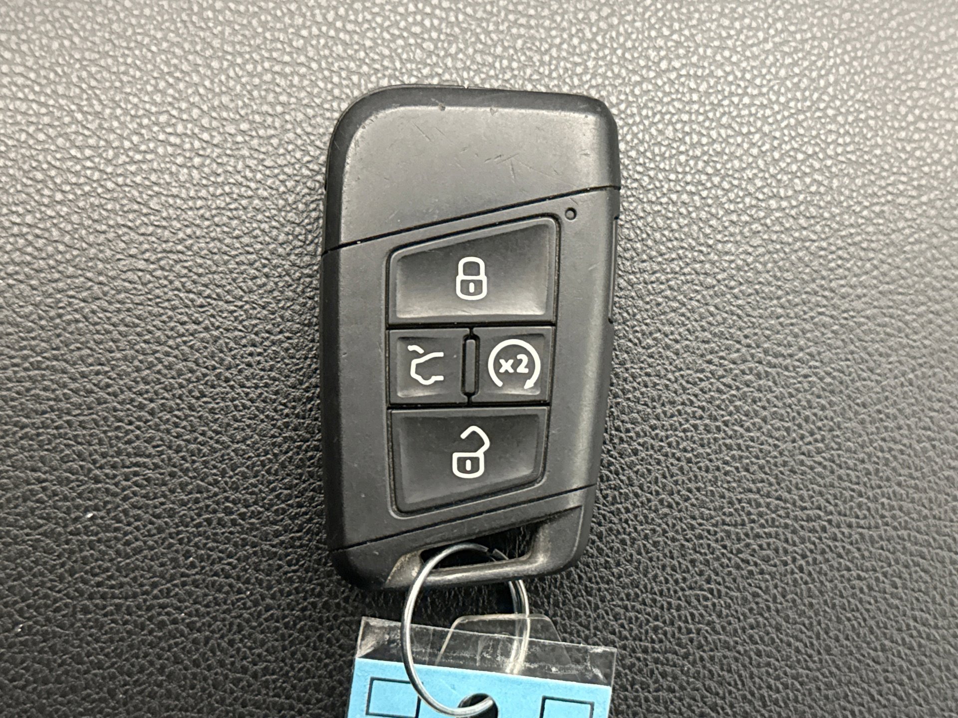 Used 2020 Volkswagen Atlas Cross Sport SE w/ Towing Package image 22