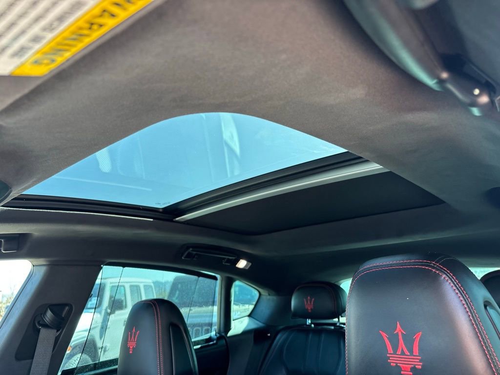 Used 2024 Maserati Levante GT Ultima image 11