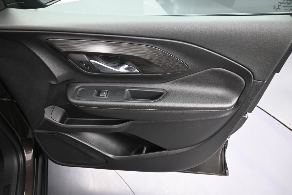 Used 2020 GMC Terrain SLT FWD image 33