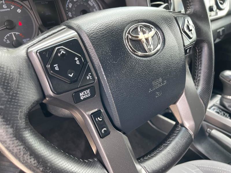 Used 2017 Toyota Tacoma TRD Off-Road w/ Tow Package (A/T) AWD/4WD image 16