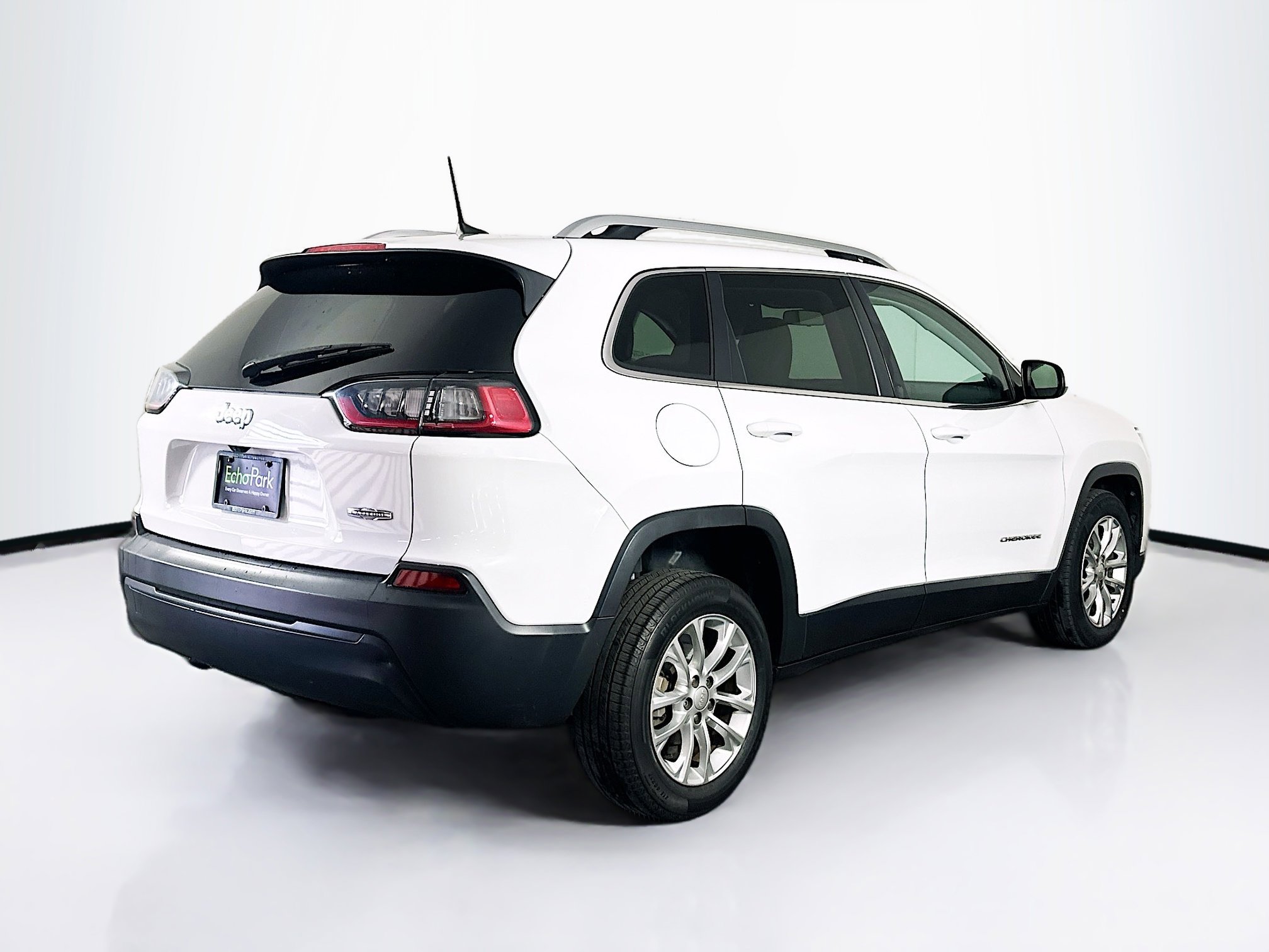 Used 2019 Jeep Cherokee Latitude w/ Popular Appearance Group image 9