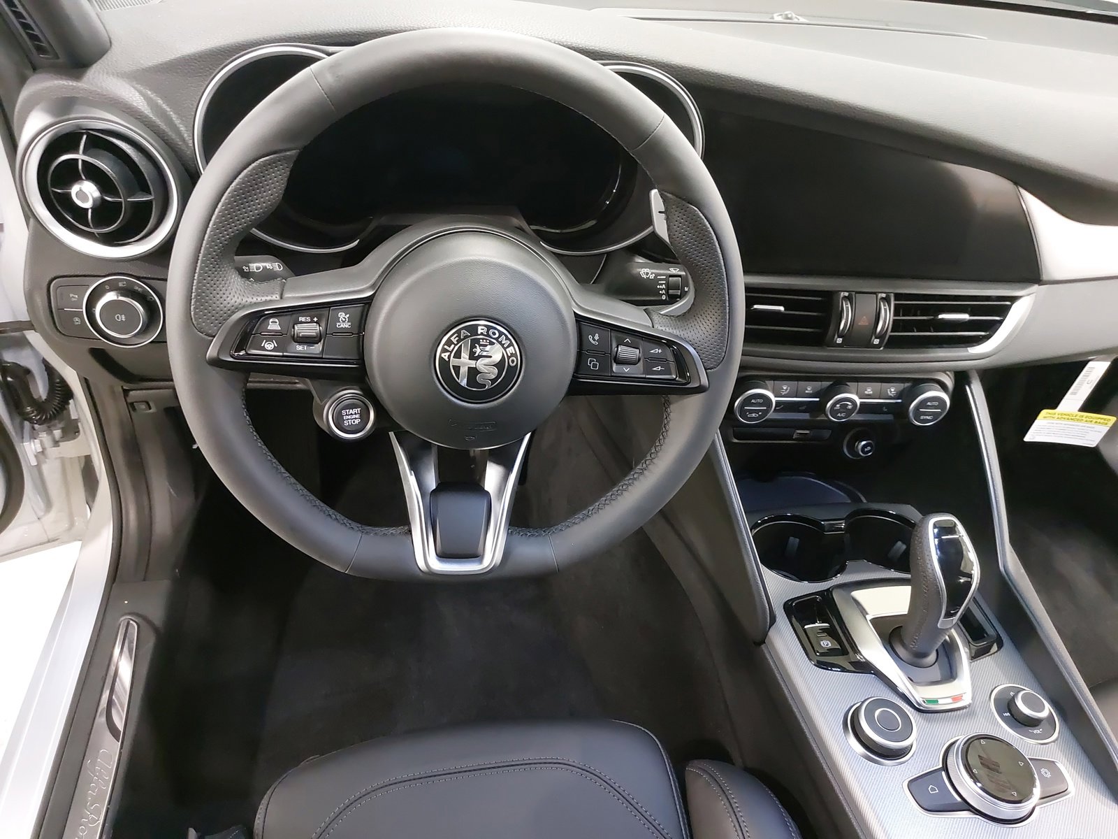 New 2025 Alfa Romeo Giulia w/ Veloce Package Rwd image 16