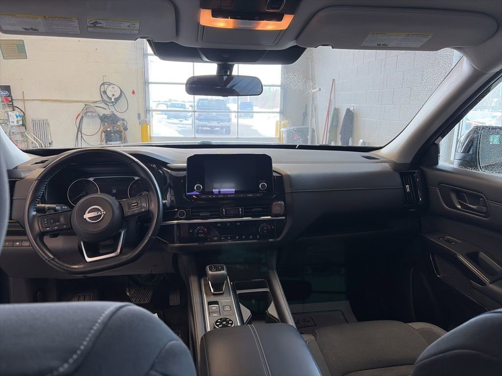 Used 2023 Nissan Pathfinder SV w/ Cargo Package AWD/4WD image 12