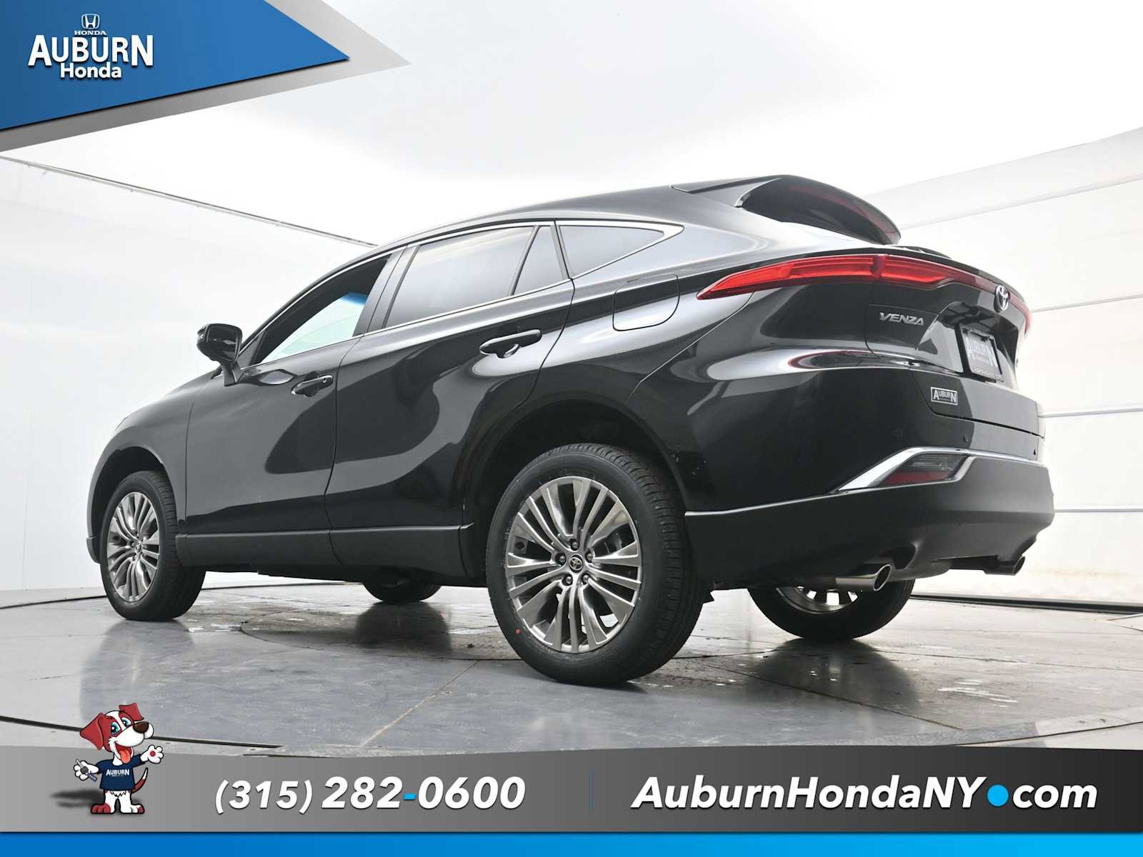 Used 2023 Toyota Venza Limited image 20