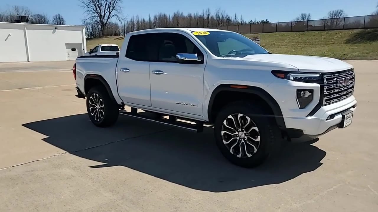 Used 2025 GMC Canyon Denali AWD/4WD image 2