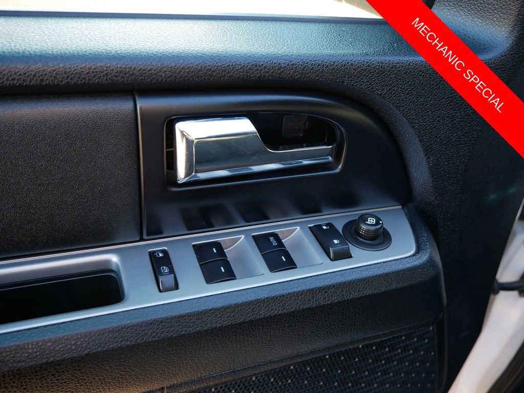 Used 2016 Ford Expedition XL w/ SSV Upgrade Package image 16