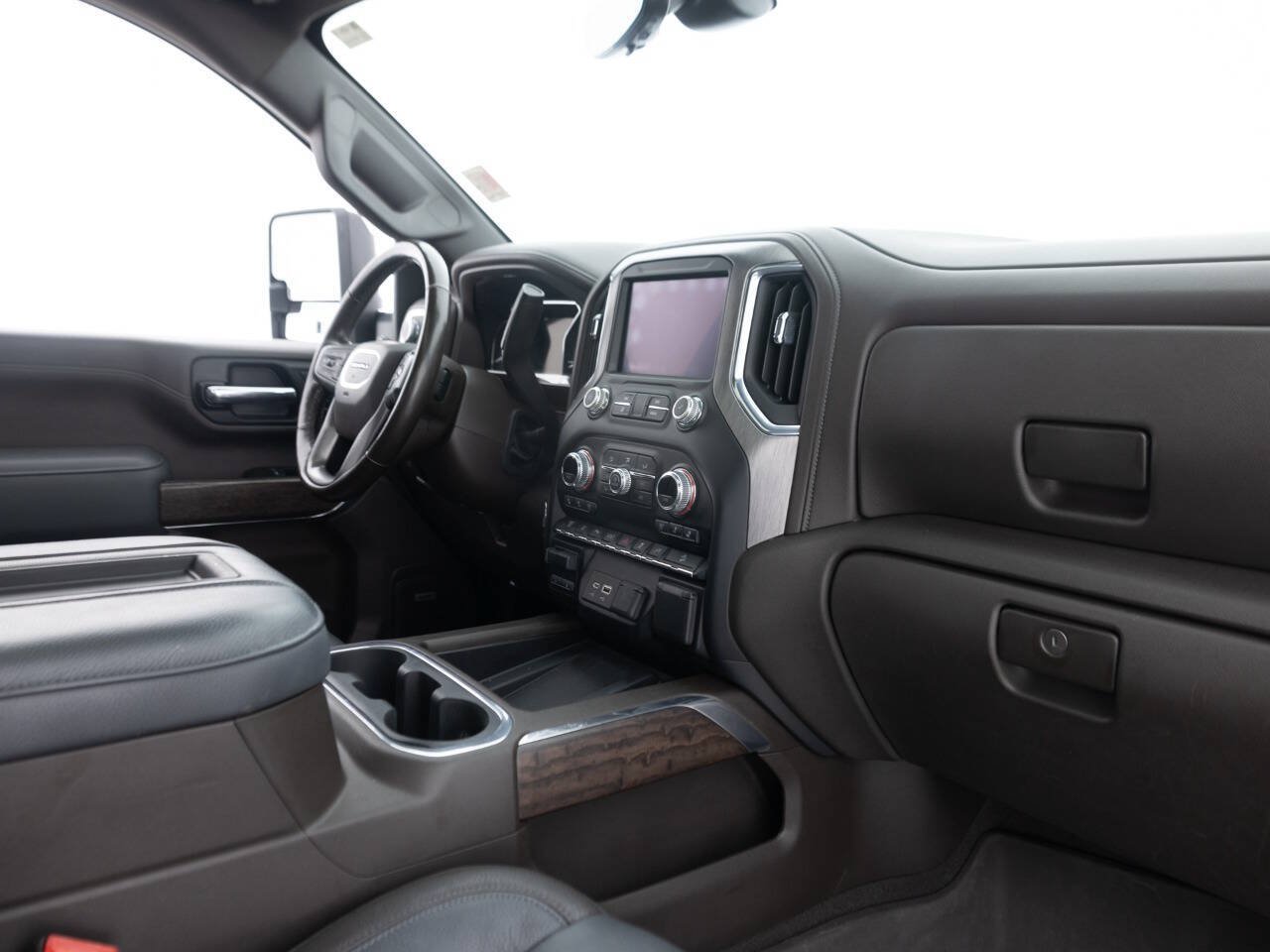 Used 2020 GMC Sierra 2500 Denali w/ Denali Ultimate Package AWD/4WD image 31