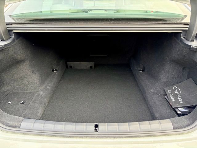 Used 2025 BMW 740i w/ Premium Package image 17