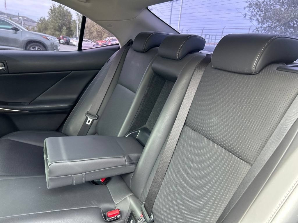 Used 2016 Lexus IS 300 AWD image 16