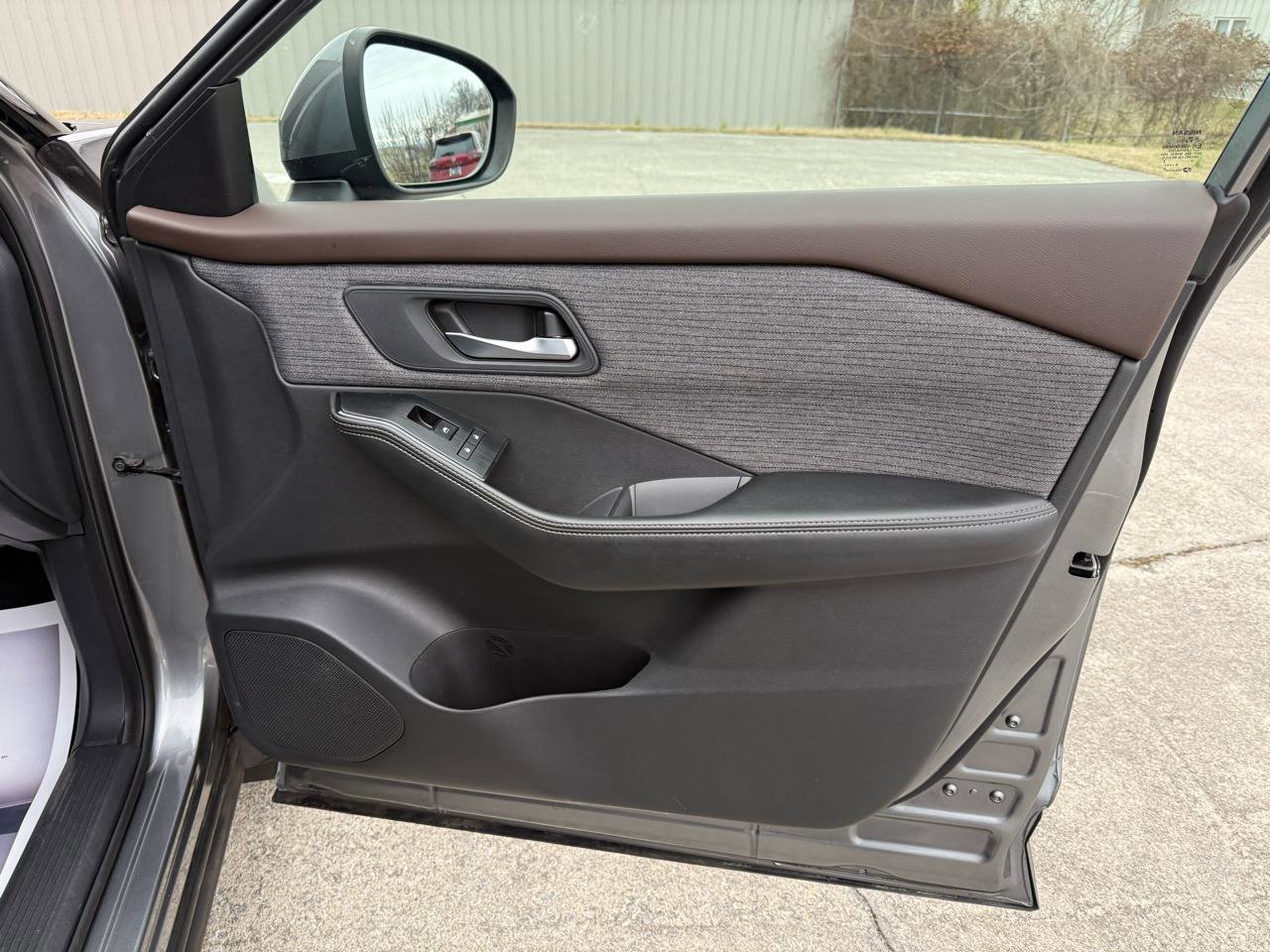 Used 2021 Nissan Rogue SV image 28