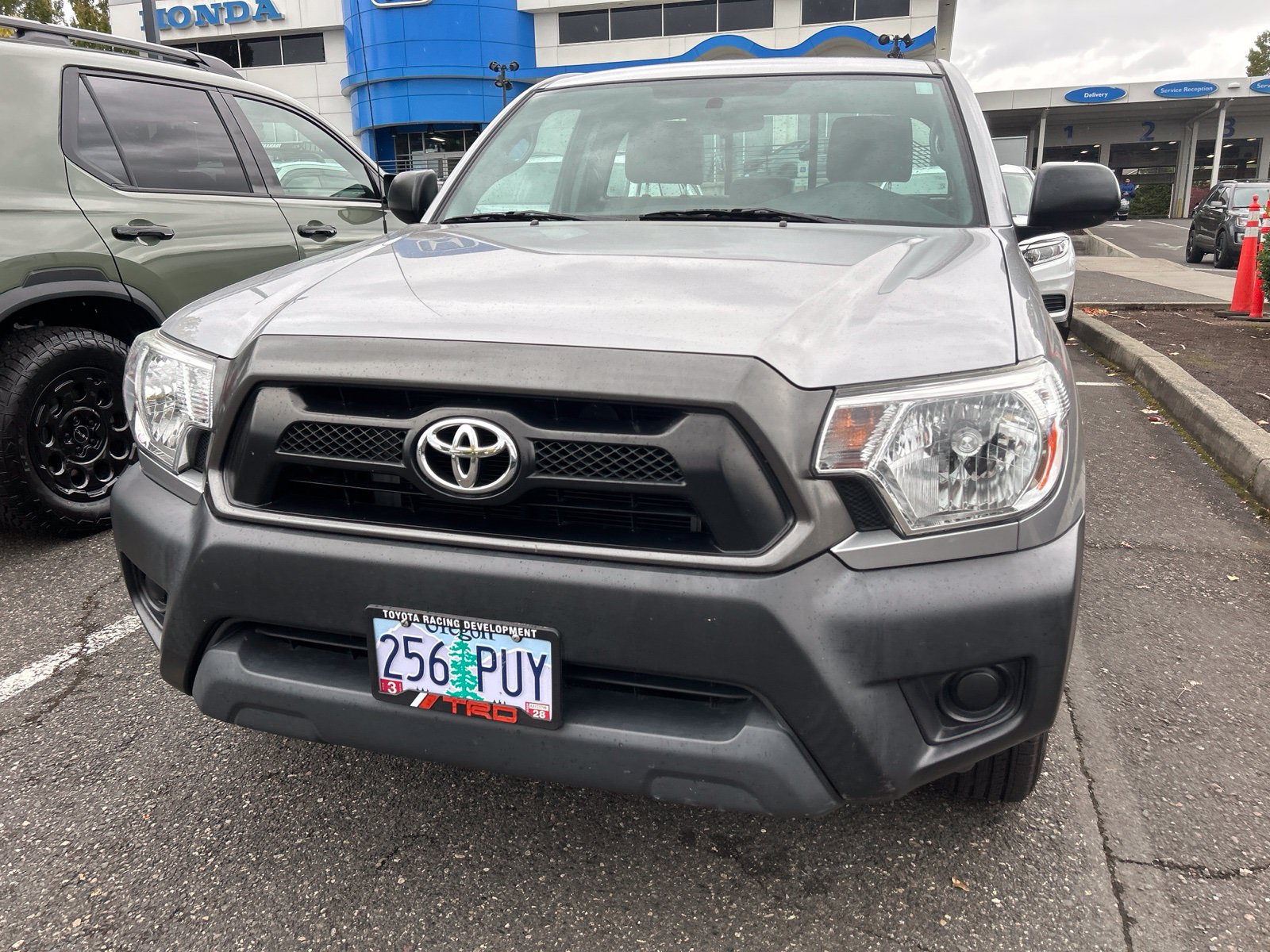 Used 2014 Toyota Tacoma 2WD Regular Cab image 2