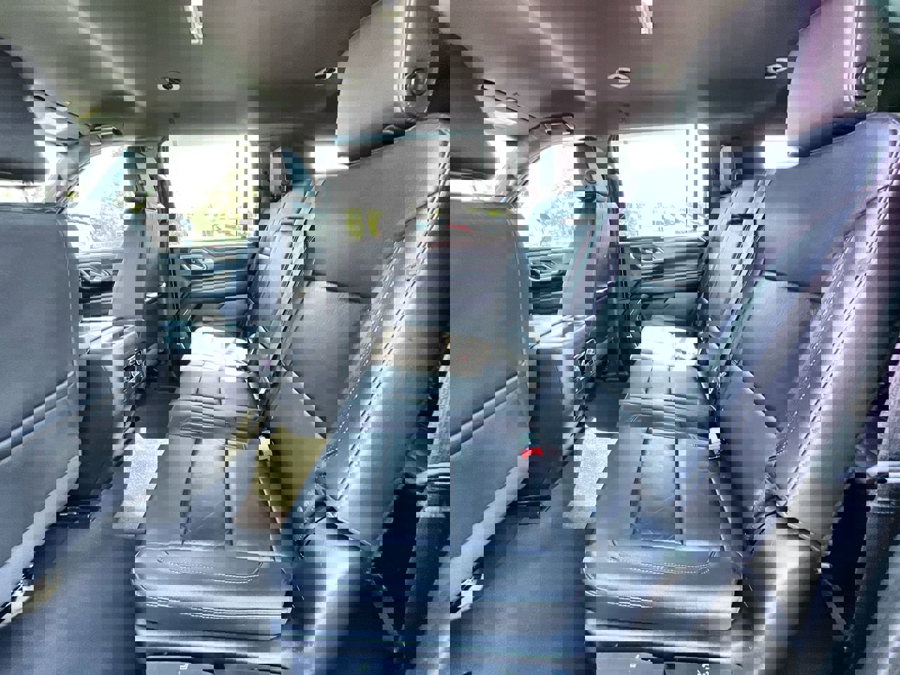 Used 2022 Chevrolet Suburban LT image 25