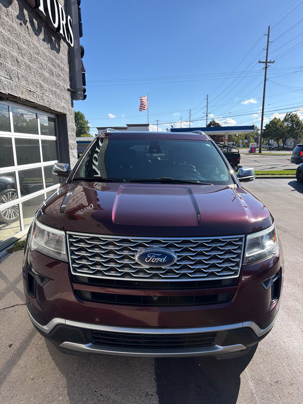 Used 2018 Ford Explorer Platinum AWD/4WD image 3