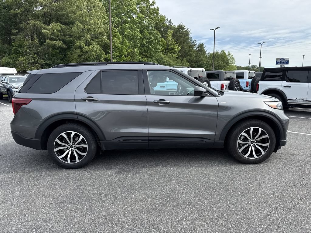 Used 2023 Ford Explorer ST-Line w/ Class IV Trailer Tow Package RWD image 8