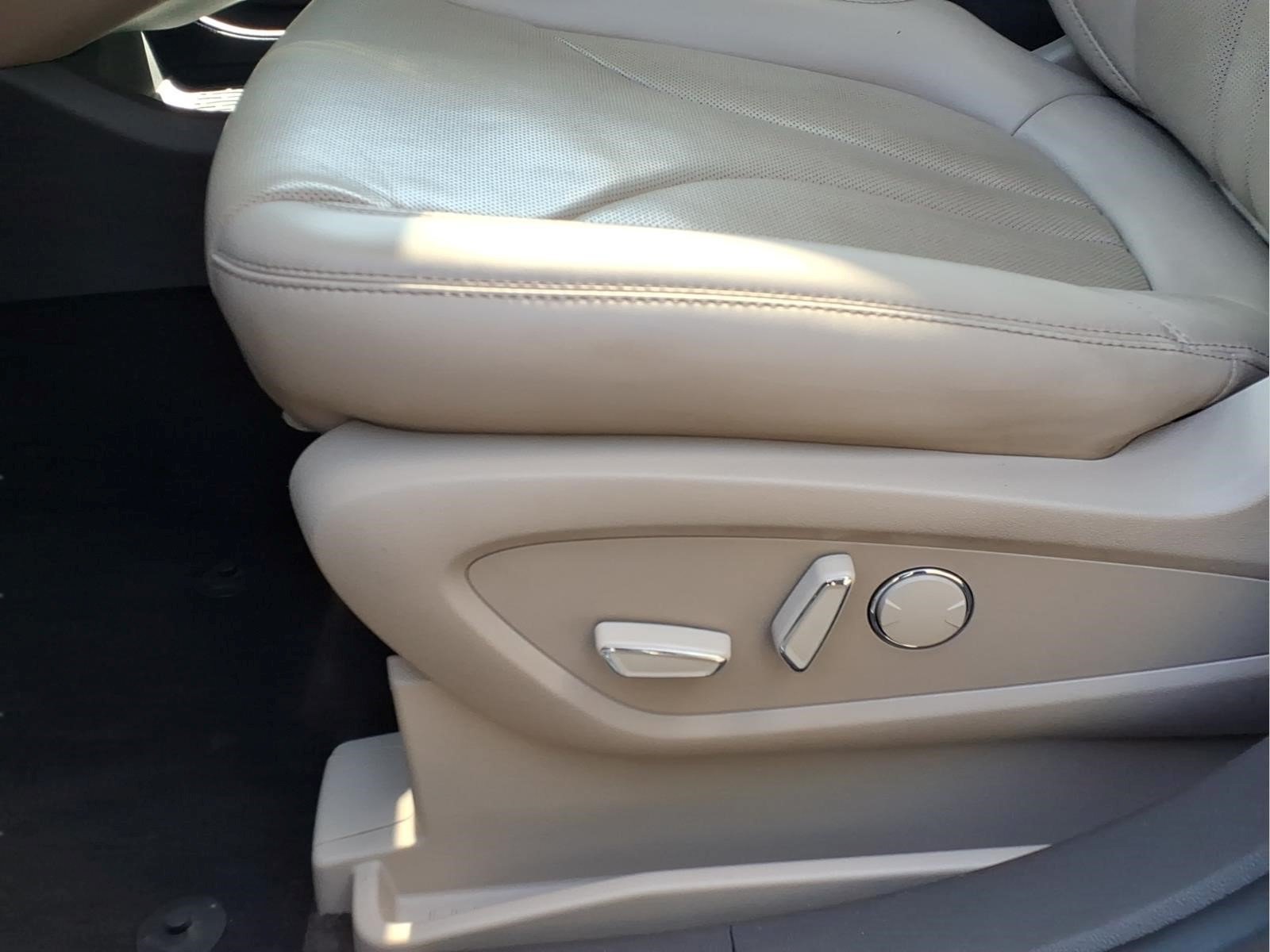 Used 2023 Lincoln Nautilus Reserve FWD image 14