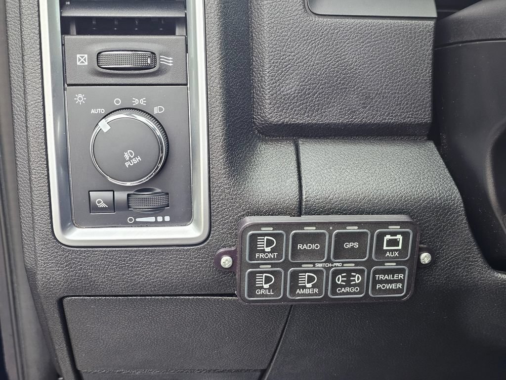 Used 2015 RAM 3500 Laramie Longhorn AWD/4WD image 26